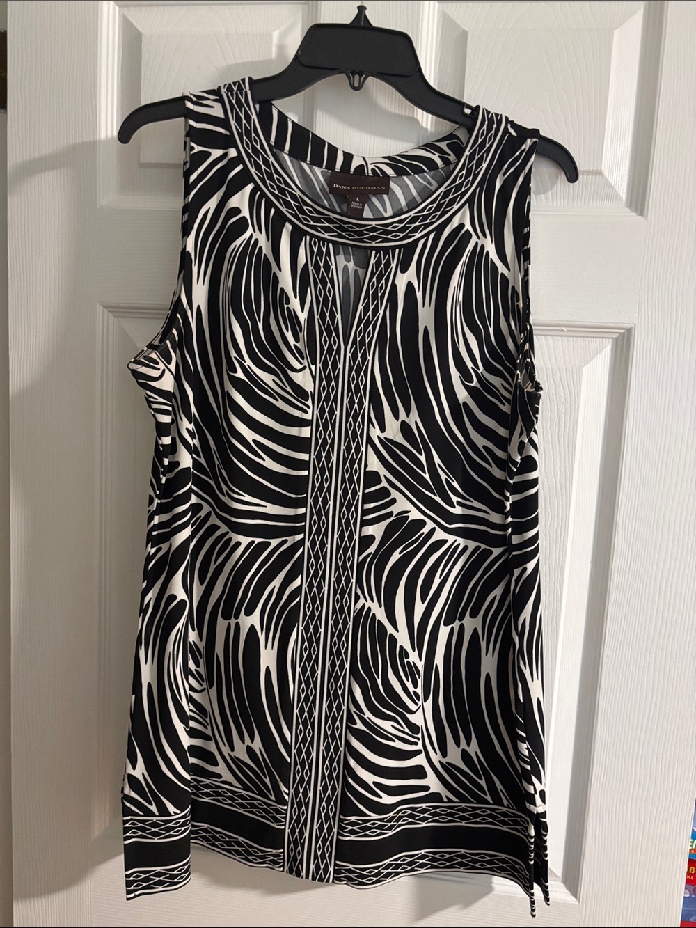 Dana Buchman Black & White Sleeveless Patterned Tank